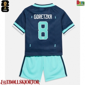 Tyskland Leon Goretzka #8 Borta Kläder Barn VM 2026 Kortärmad (+ Korta byxor)